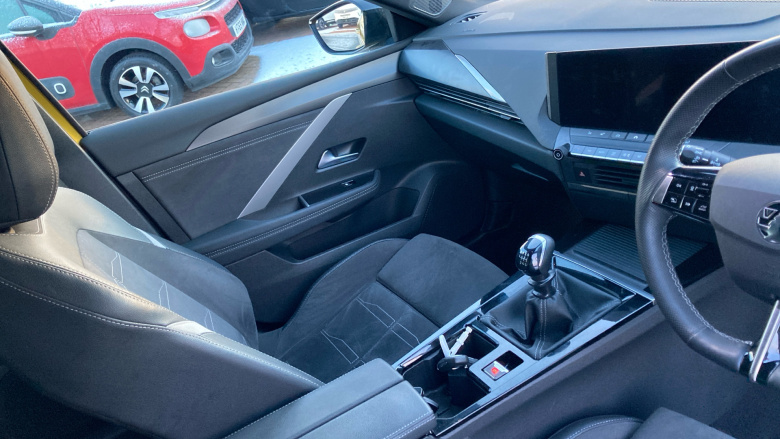 Vauxhall Astra 1.2 Turbo 130 Ultimate 5dr Petrol Hatchback